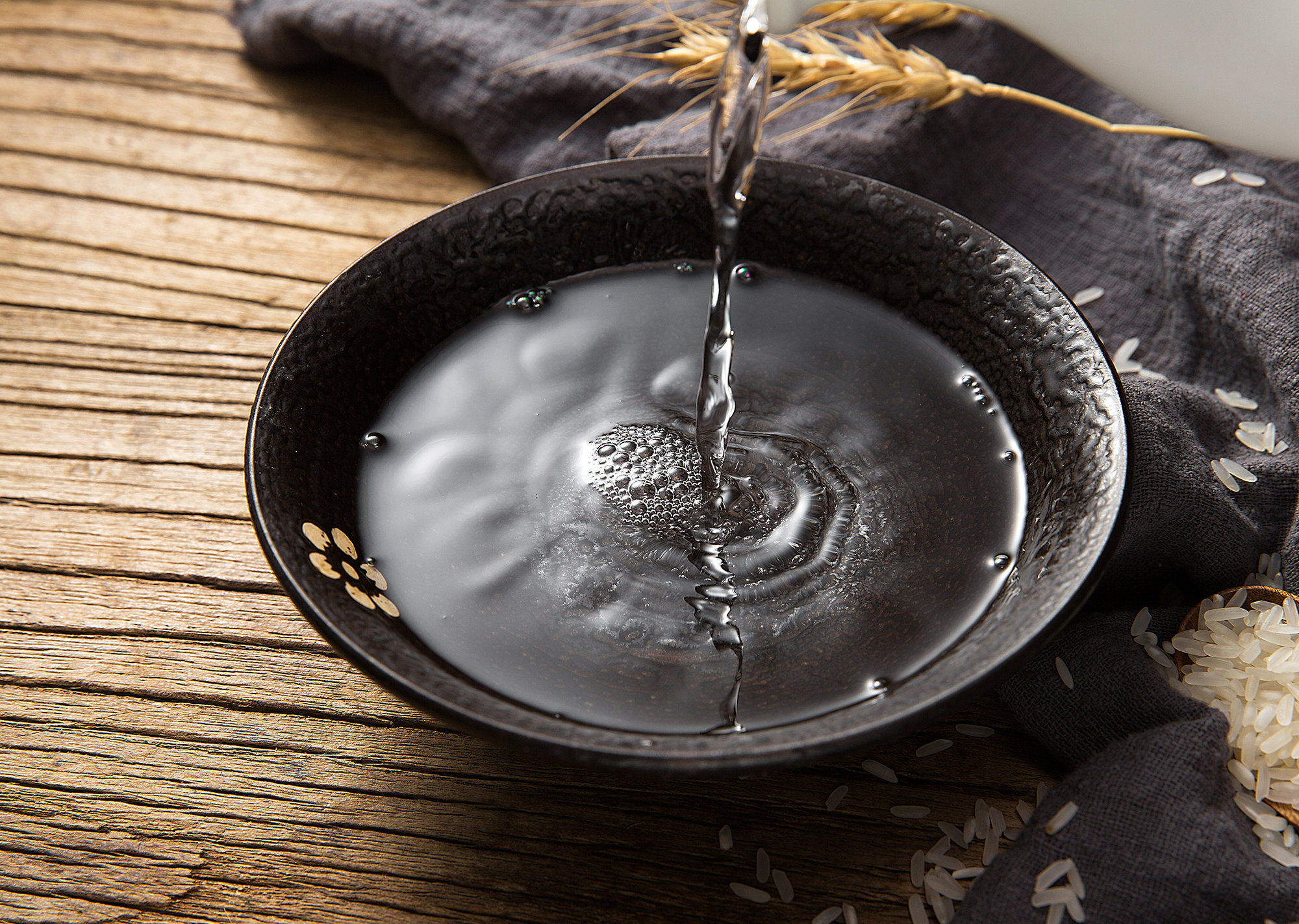 品味時光韻味 花山迷窖白酒場景圖拍攝的藝術(shù)與情感